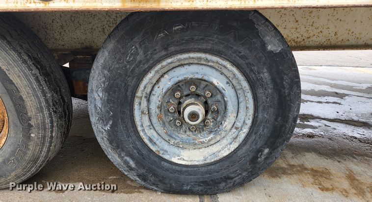 image for item JM9091 2004 Brooks Brothers  equipment trailer