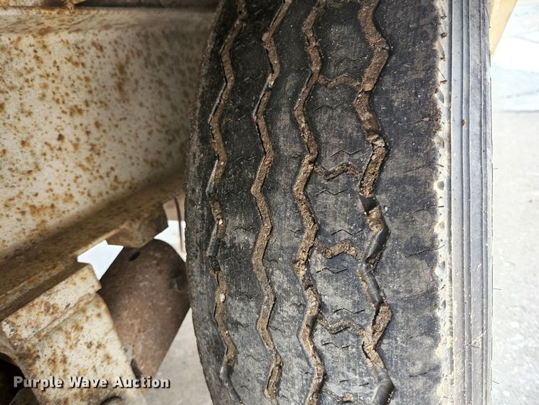 image for item JM9091 2004 Brooks Brothers  equipment trailer