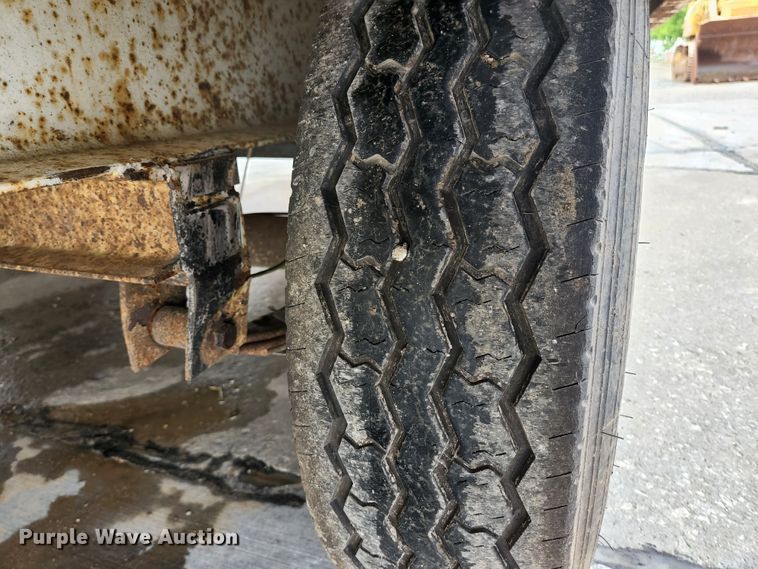 image for item JM9091 2004 Brooks Brothers  equipment trailer