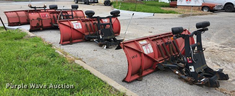 image for item JM9101 (4) snow plows