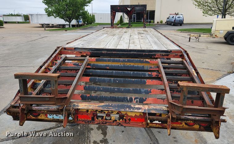 image for item JM9102 1999 Loadmaster  equipment trailer