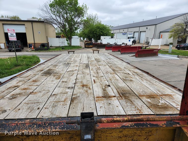 image for item JM9102 1999 Loadmaster  equipment trailer