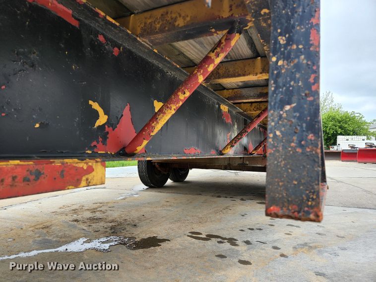 image for item JM9102 1999 Loadmaster  equipment trailer