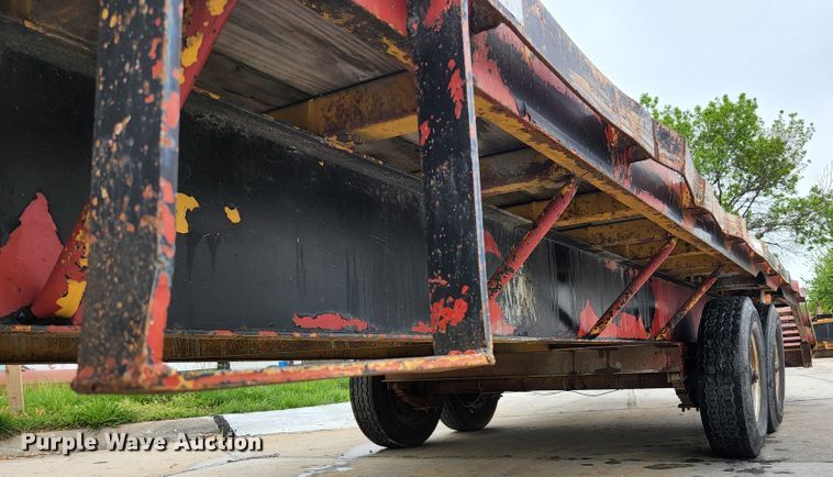 image for item JM9102 1999 Loadmaster  equipment trailer