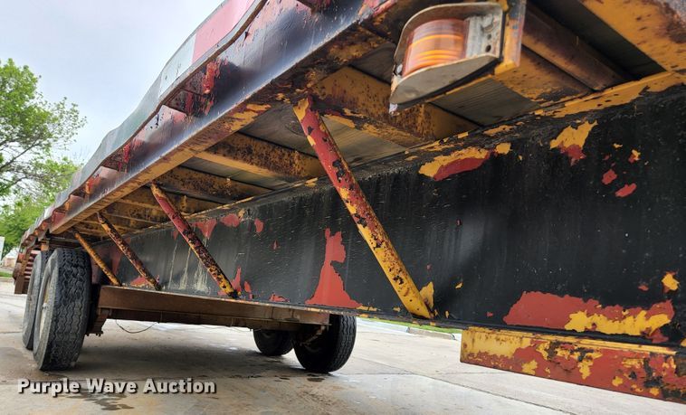 image for item JM9102 1999 Loadmaster  equipment trailer