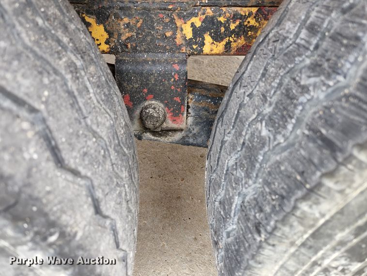 image for item JM9102 1999 Loadmaster  equipment trailer