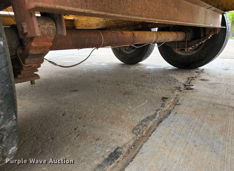 image for item JM9102 1999 Loadmaster  equipment trailer