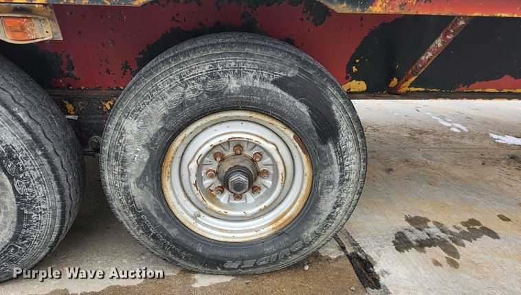 image for item JM9102 1999 Loadmaster  equipment trailer