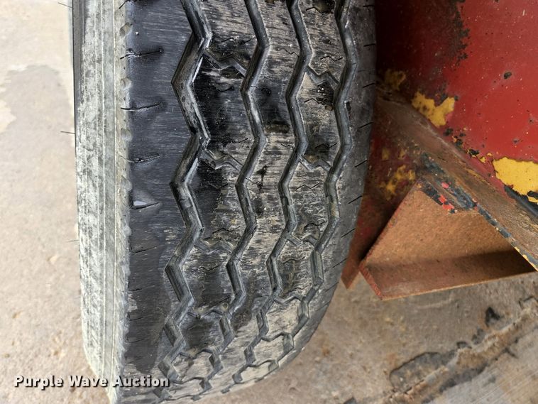 image for item JM9102 1999 Loadmaster  equipment trailer