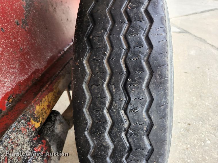 image for item JM9102 1999 Loadmaster  equipment trailer