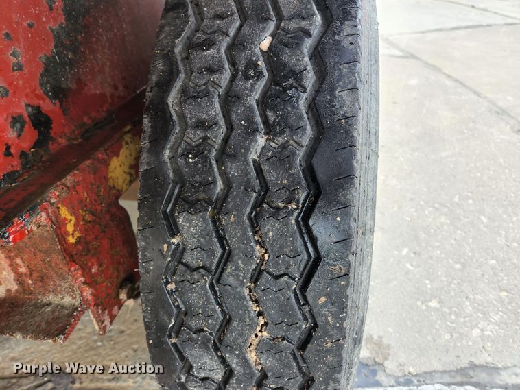 image for item JM9102 1999 Loadmaster  equipment trailer