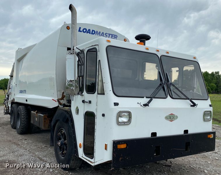 image for item JU9216 2001 Crane Carrier  refuse truck