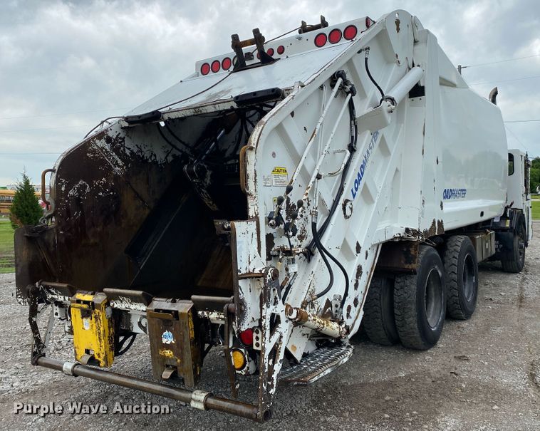 image for item JU9216 2001 Crane Carrier  refuse truck