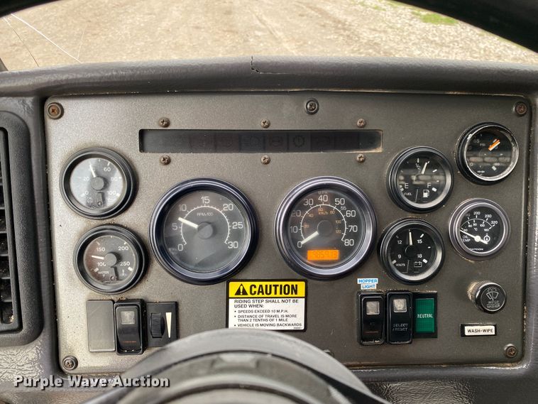 image for item JU9216 2001 Crane Carrier  refuse truck