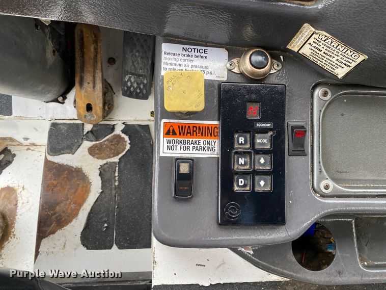 image for item JU9216 2001 Crane Carrier  refuse truck