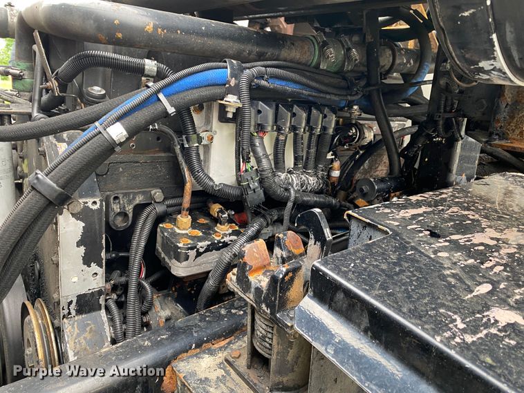 image for item JU9216 2001 Crane Carrier  refuse truck