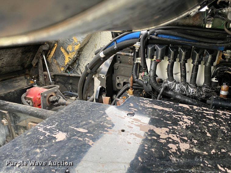 image for item JU9216 2001 Crane Carrier  refuse truck