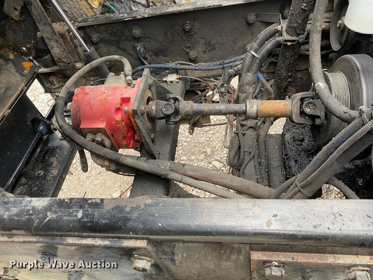 image for item JU9216 2001 Crane Carrier  refuse truck