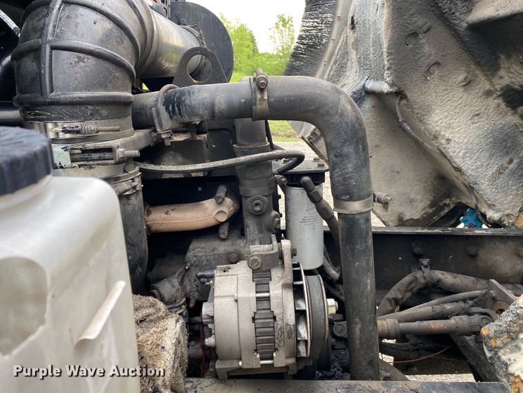 image for item JU9216 2001 Crane Carrier  refuse truck