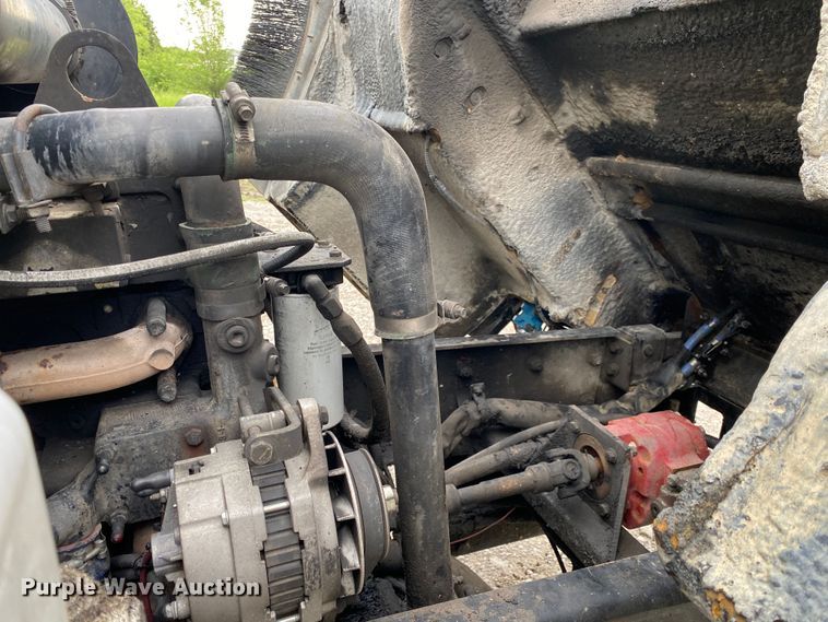 image for item JU9216 2001 Crane Carrier  refuse truck