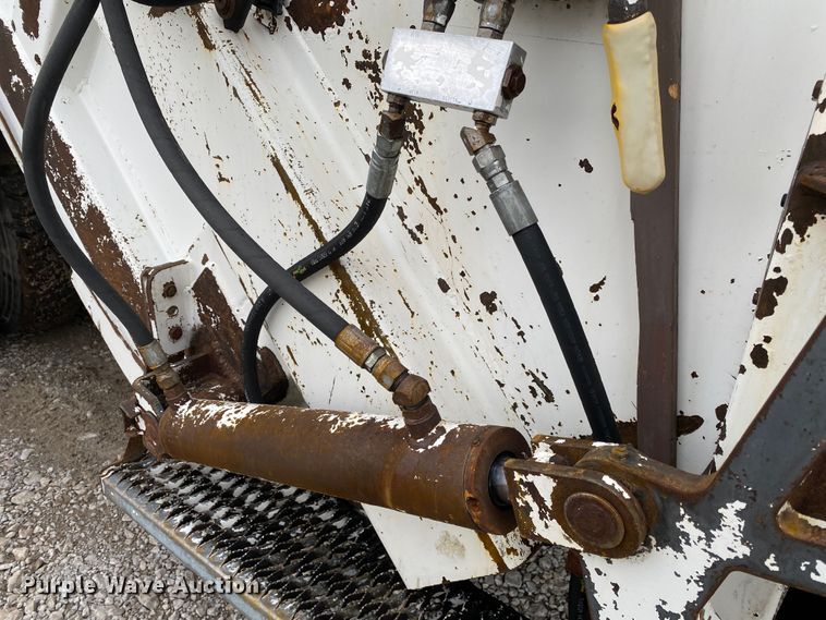 image for item JU9216 2001 Crane Carrier  refuse truck