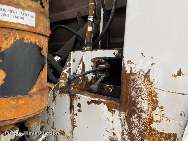 image for item JU9216 2001 Crane Carrier  refuse truck