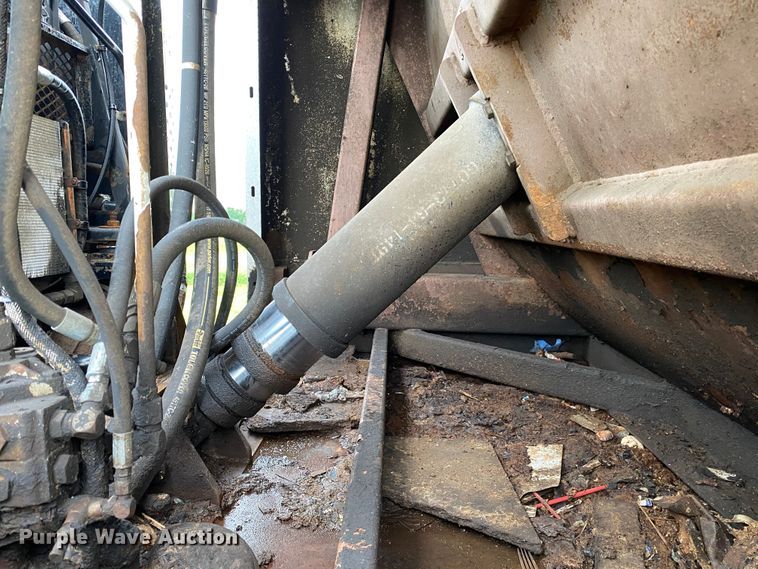 image for item JU9216 2001 Crane Carrier  refuse truck