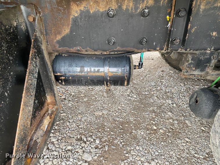 image for item JU9216 2001 Crane Carrier  refuse truck