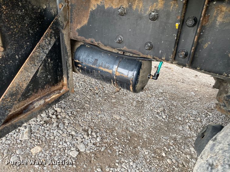 image for item JU9216 2001 Crane Carrier  refuse truck