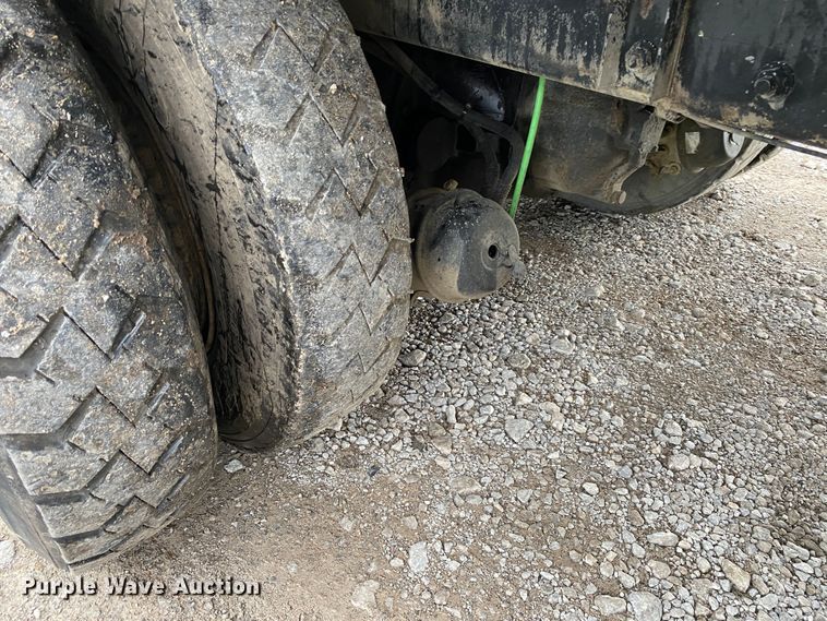 image for item JU9216 2001 Crane Carrier  refuse truck