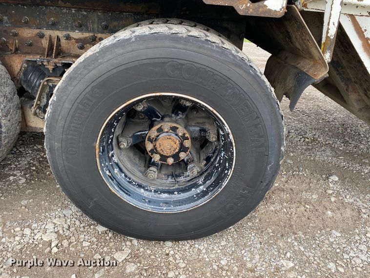 image for item JU9216 2001 Crane Carrier  refuse truck