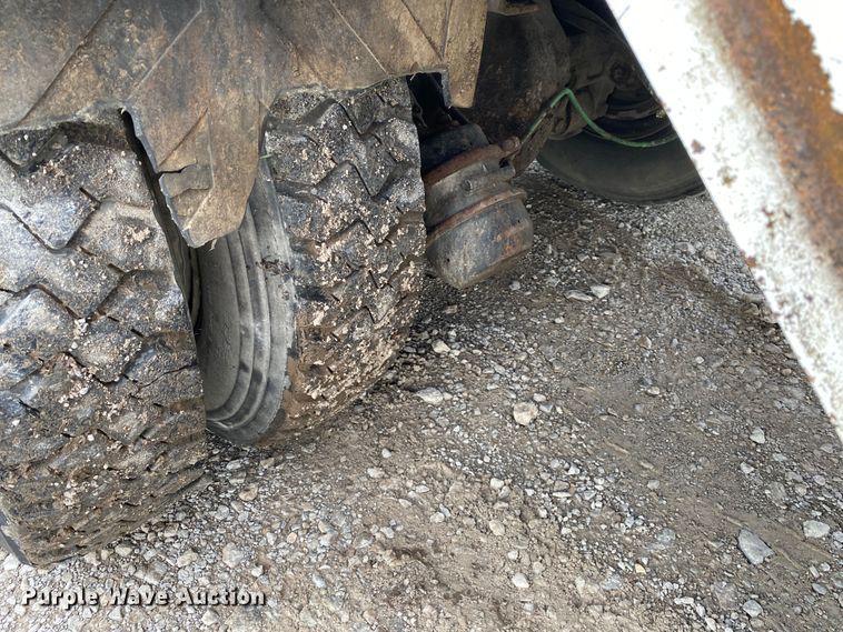 image for item JU9216 2001 Crane Carrier  refuse truck