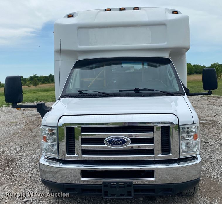image for item JU9221 2014 Ford E450  shuttle bus