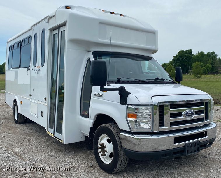 image for item JU9221 2014 Ford E450  shuttle bus
