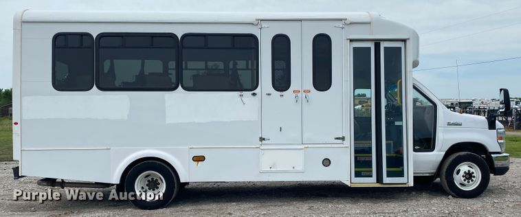 image for item JU9221 2014 Ford E450  shuttle bus