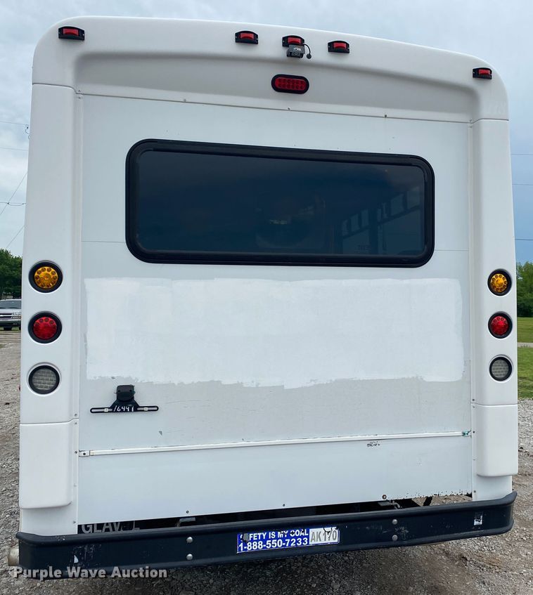 image for item JU9221 2014 Ford E450  shuttle bus