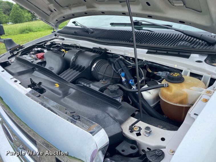 image for item JU9221 2014 Ford E450  shuttle bus