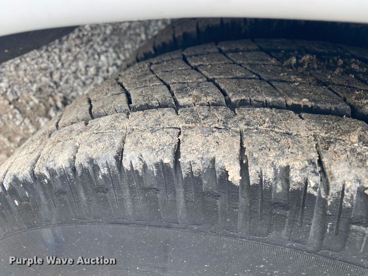 image for item JU9221 2014 Ford E450  shuttle bus