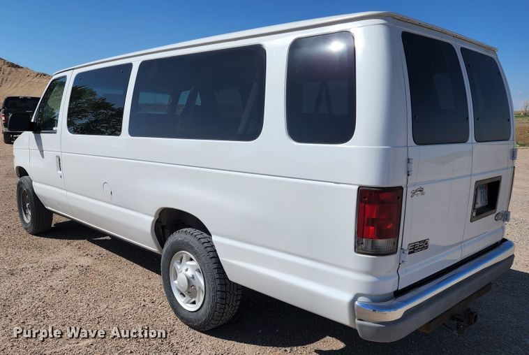 image for item KC9481 2002 Ford E350 XLT  van