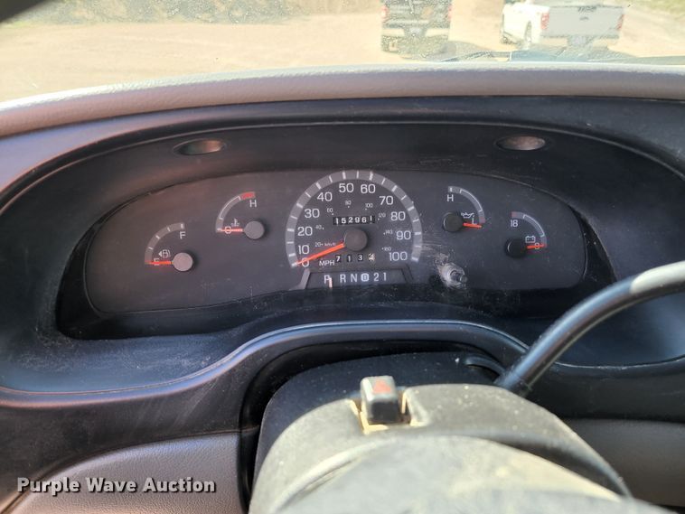 image for item KC9481 2002 Ford E350 XLT  van