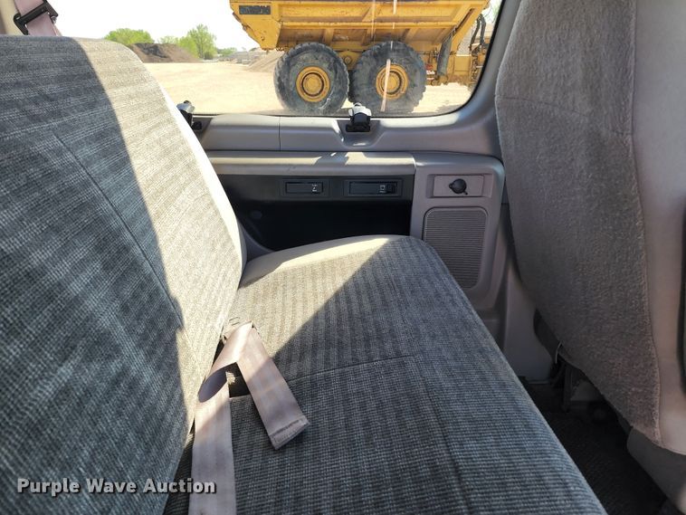 image for item KC9481 2002 Ford E350 XLT  van