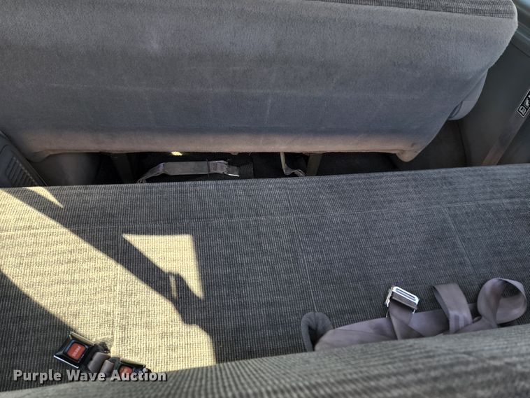 image for item KC9481 2002 Ford E350 XLT  van