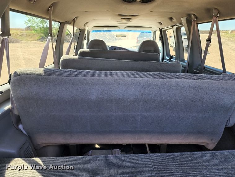 image for item KC9481 2002 Ford E350 XLT  van