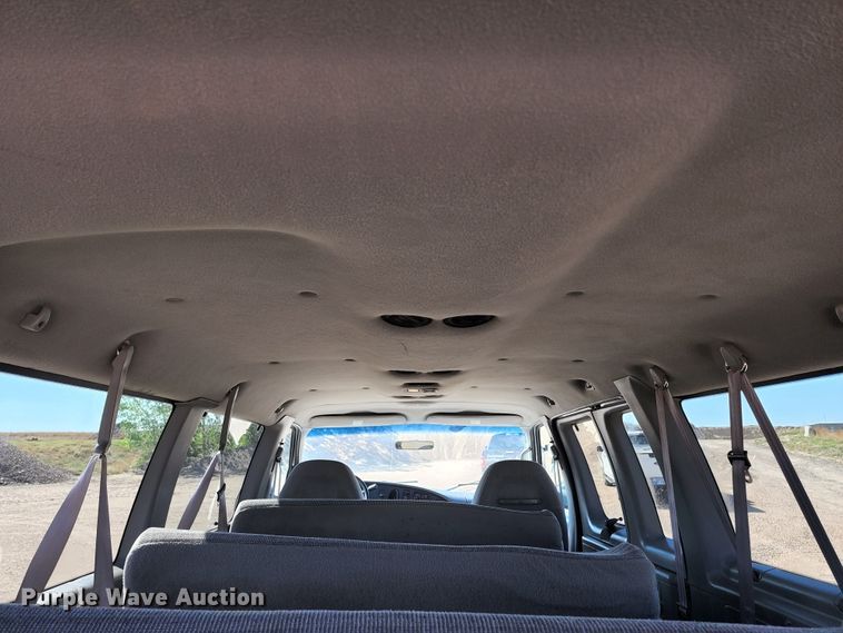 image for item KC9481 2002 Ford E350 XLT  van