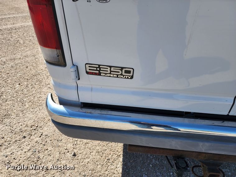 image for item KC9481 2002 Ford E350 XLT  van