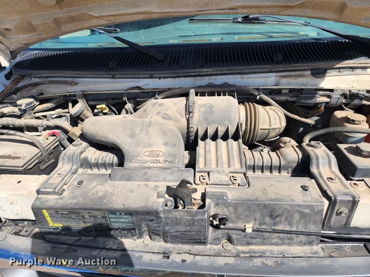 image for item KC9481 2002 Ford E350 XLT  van