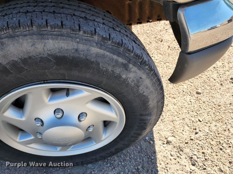 image for item KC9481 2002 Ford E350 XLT  van