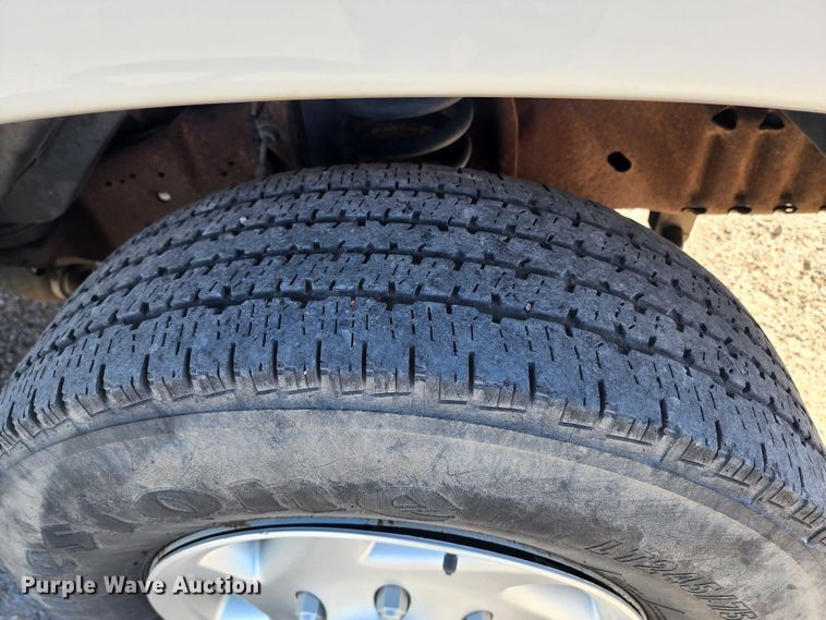 image for item KC9481 2002 Ford E350 XLT  van