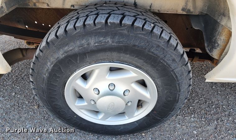 image for item KC9481 2002 Ford E350 XLT  van