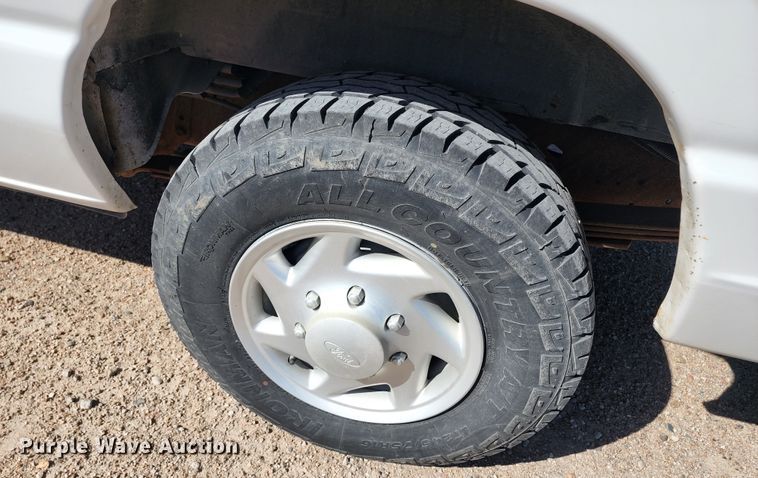 image for item KC9481 2002 Ford E350 XLT  van